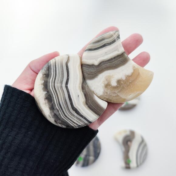 Coffee Calcite Heart Crystal Carving Grounding Crystals - Picture 9 of 10